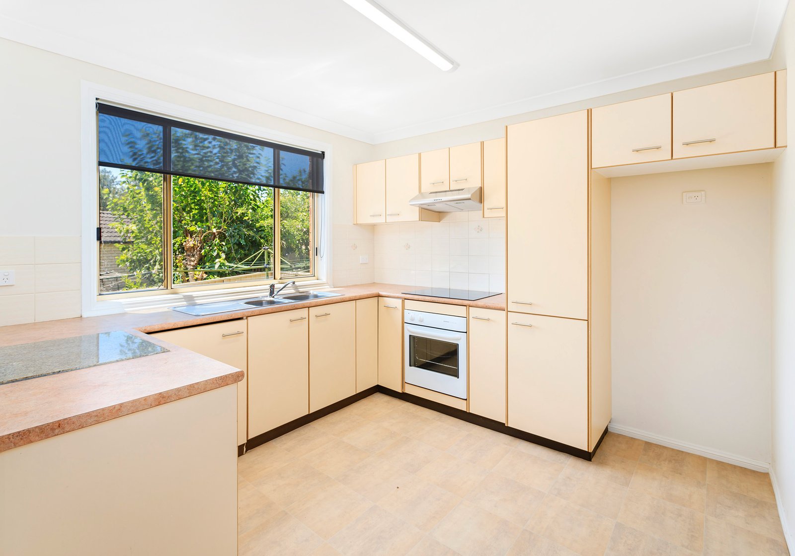 2/14 Unara Road DAPTO 2