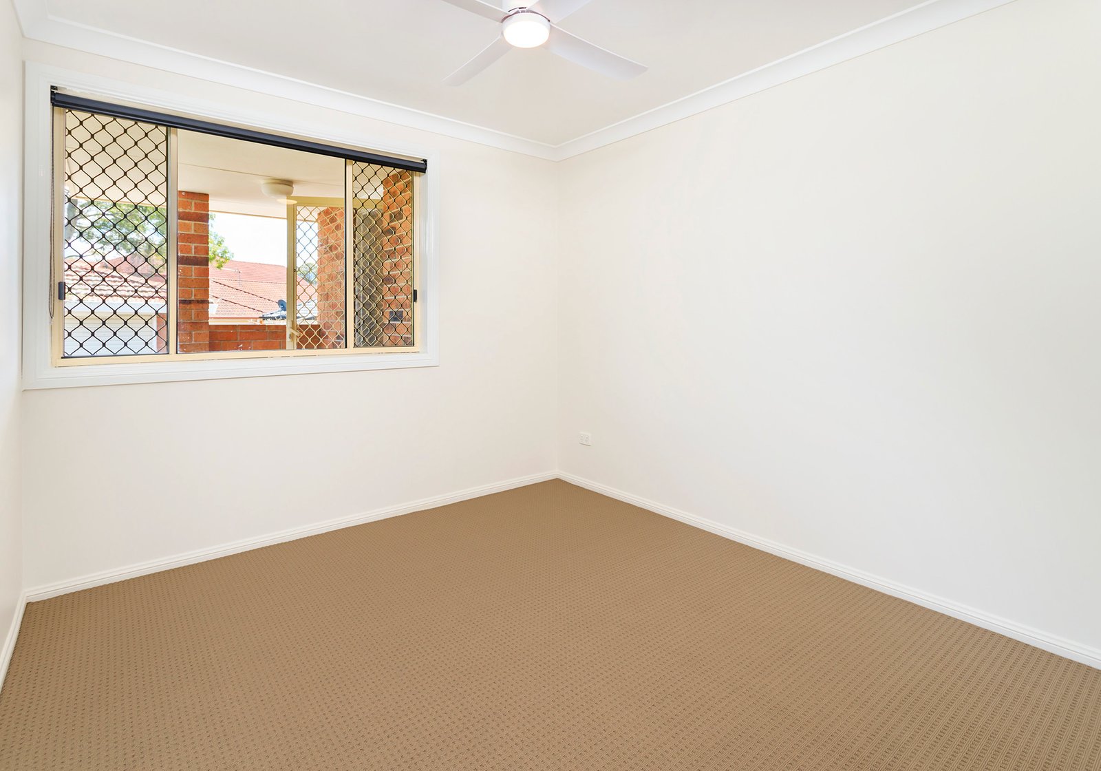 2/14 Unara Road DAPTO 8