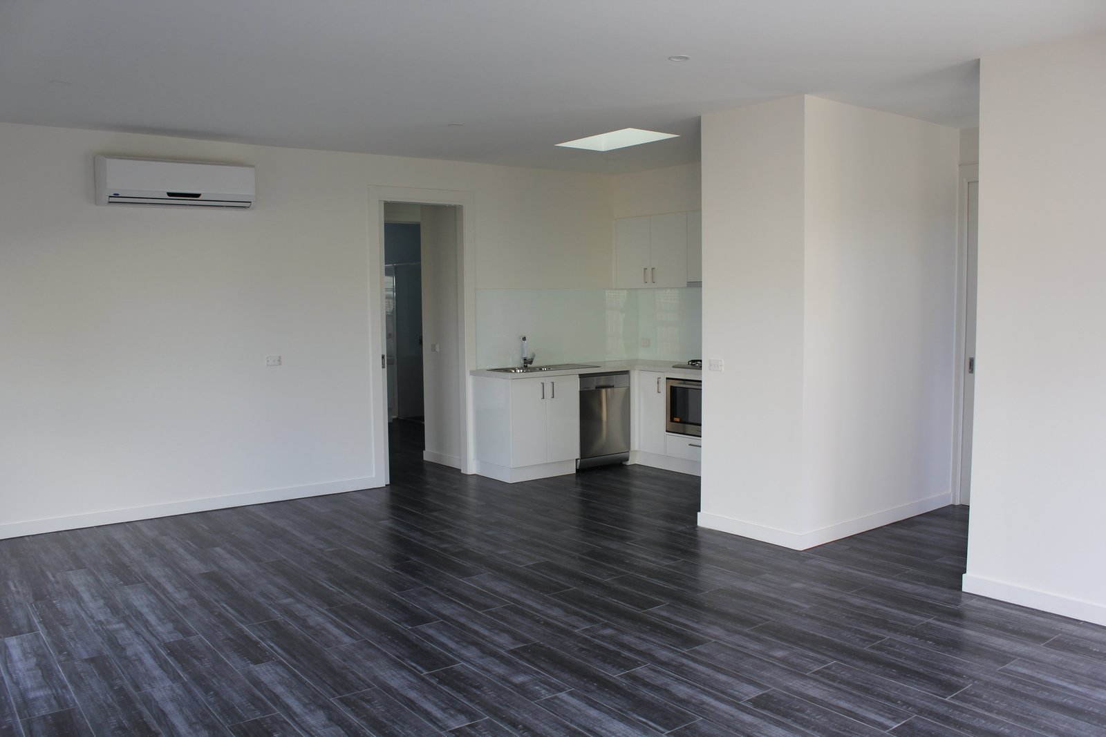 Gallery: 2/14 Wallace Avenue