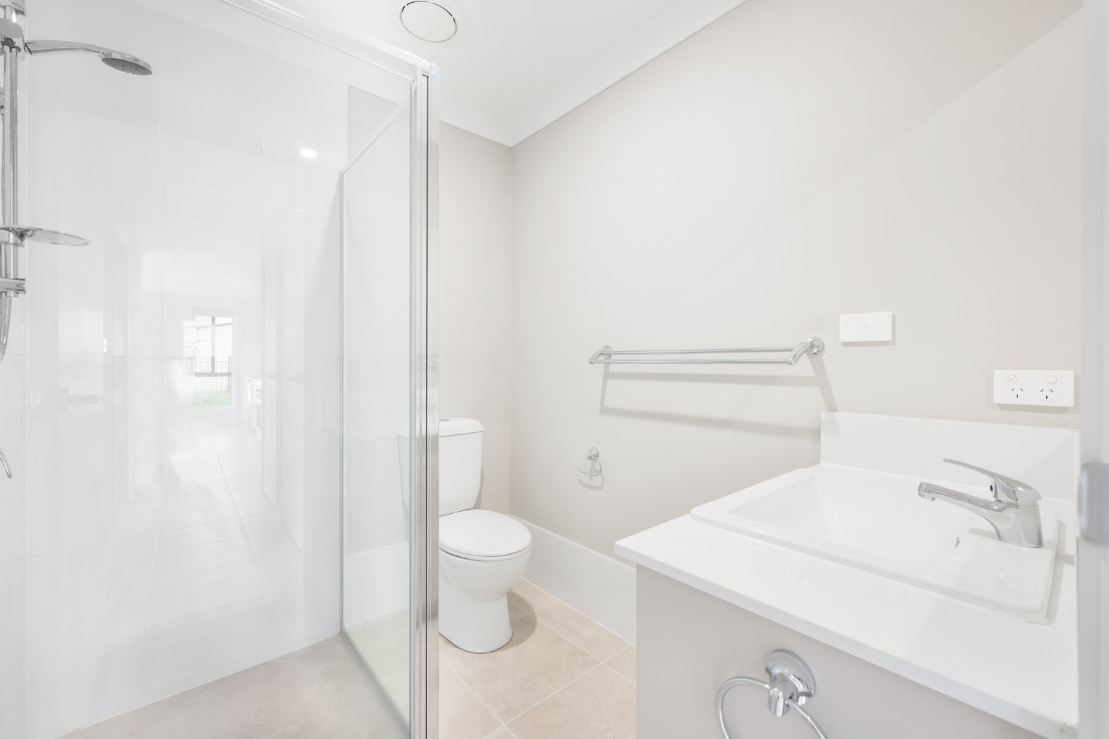 2/14 Wattle Street TAMWORTH 4