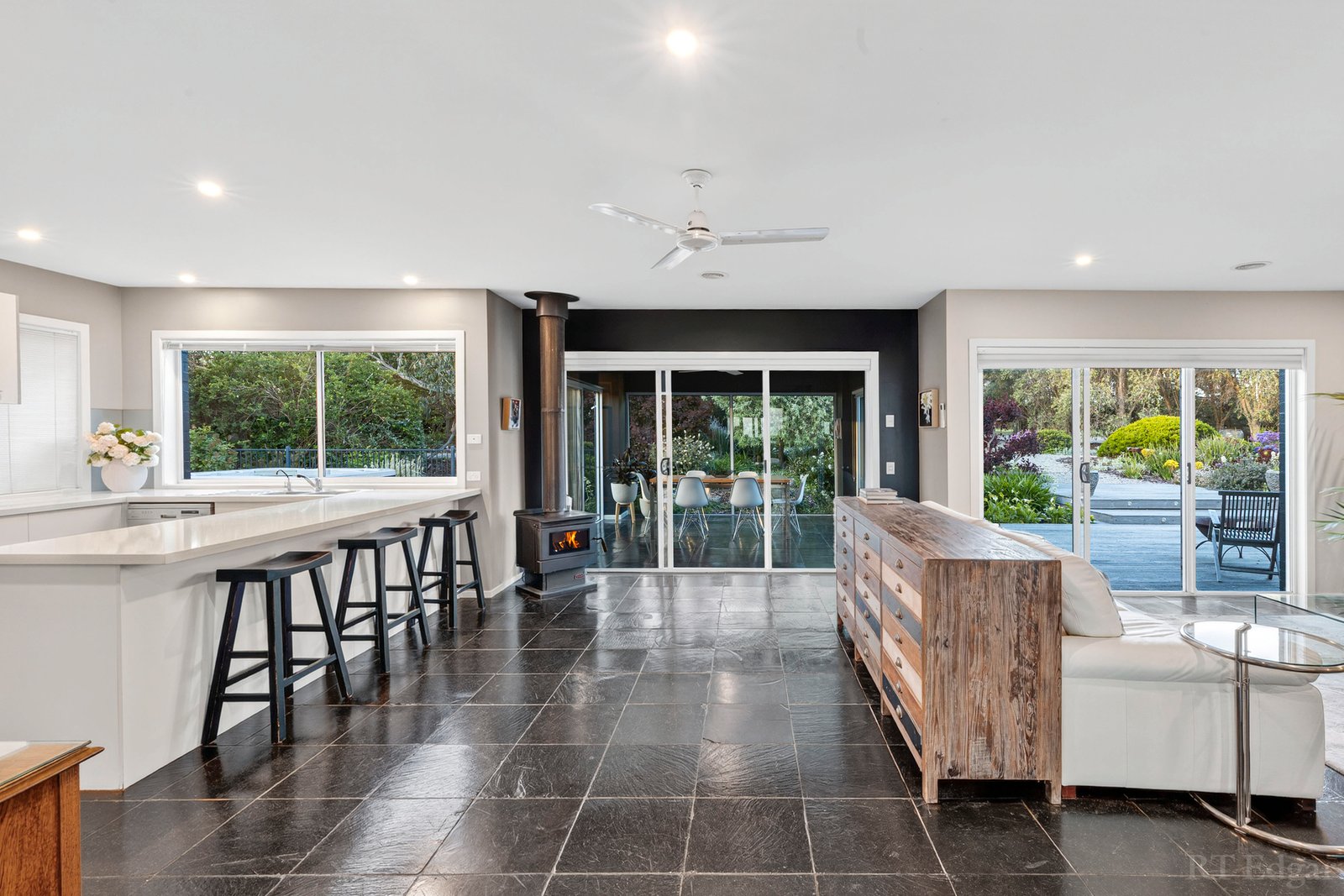 Real Estate and Property in 2140 Bellarine Highway, Point Lonsdale, VIC