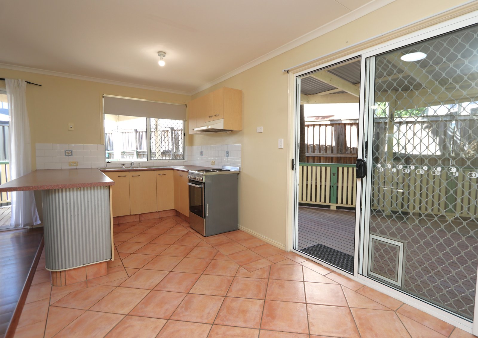 2/140 Eugaree Street SOUTHPORT 9