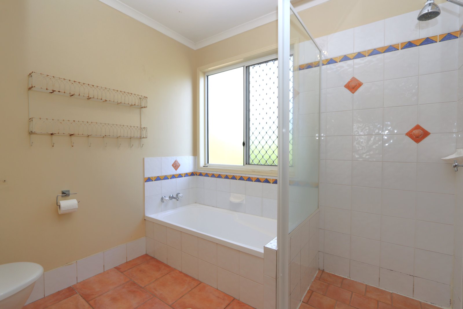 2/140 Eugaree Street SOUTHPORT 11