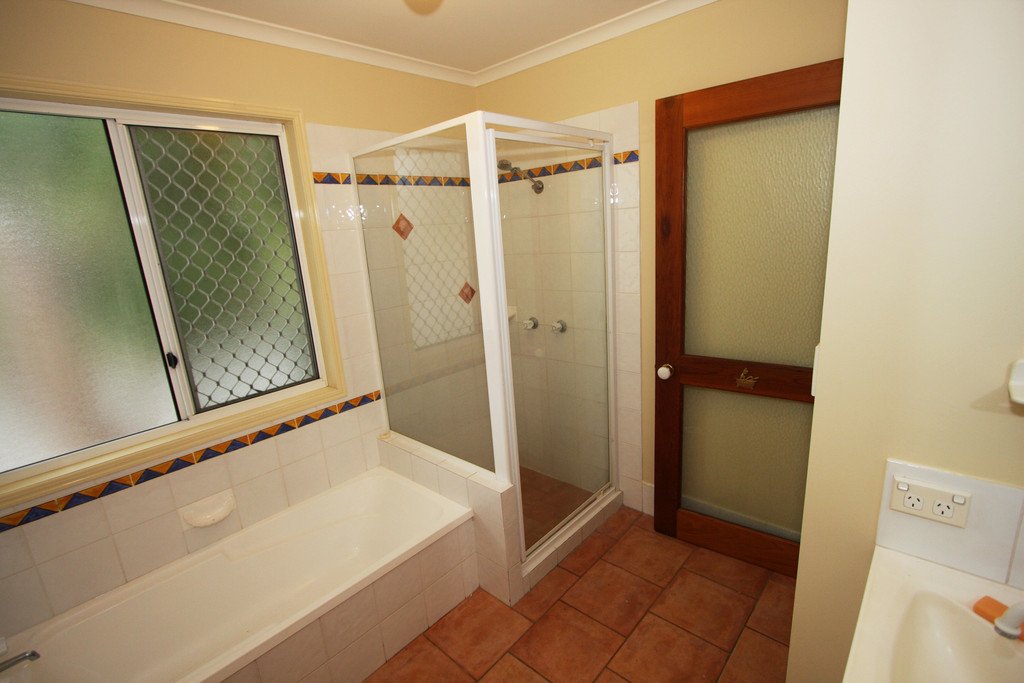 2/140 Eugaree Street SOUTHPORT 7