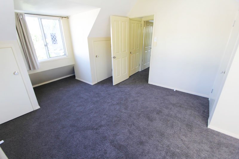 2/140 Eugaree Street SOUTHPORT 8