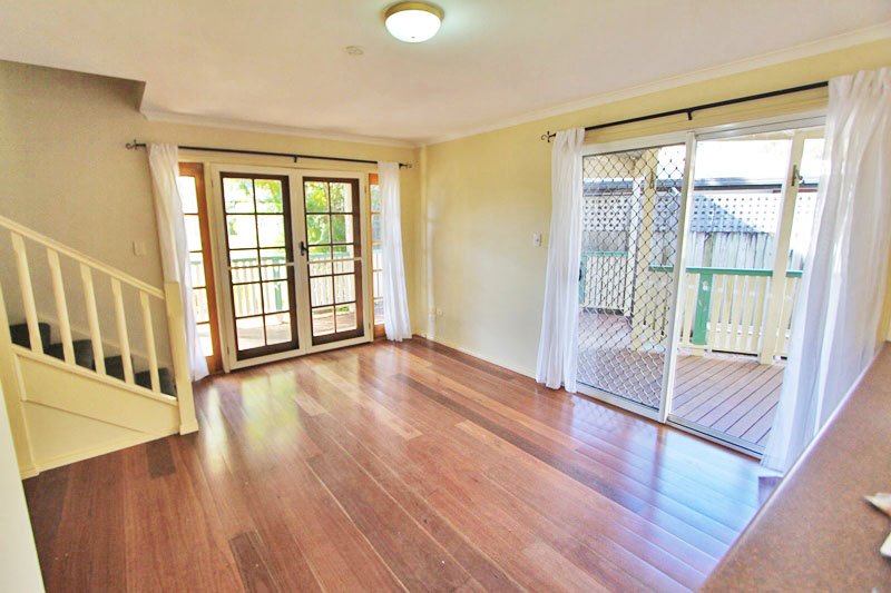 2/140 Eugaree Street SOUTHPORT 3