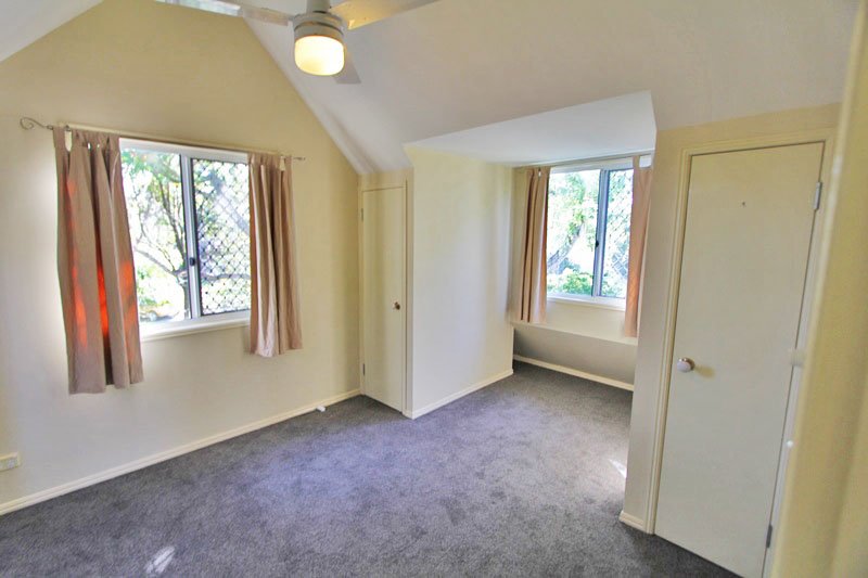 2/140 Eugaree Street SOUTHPORT 9