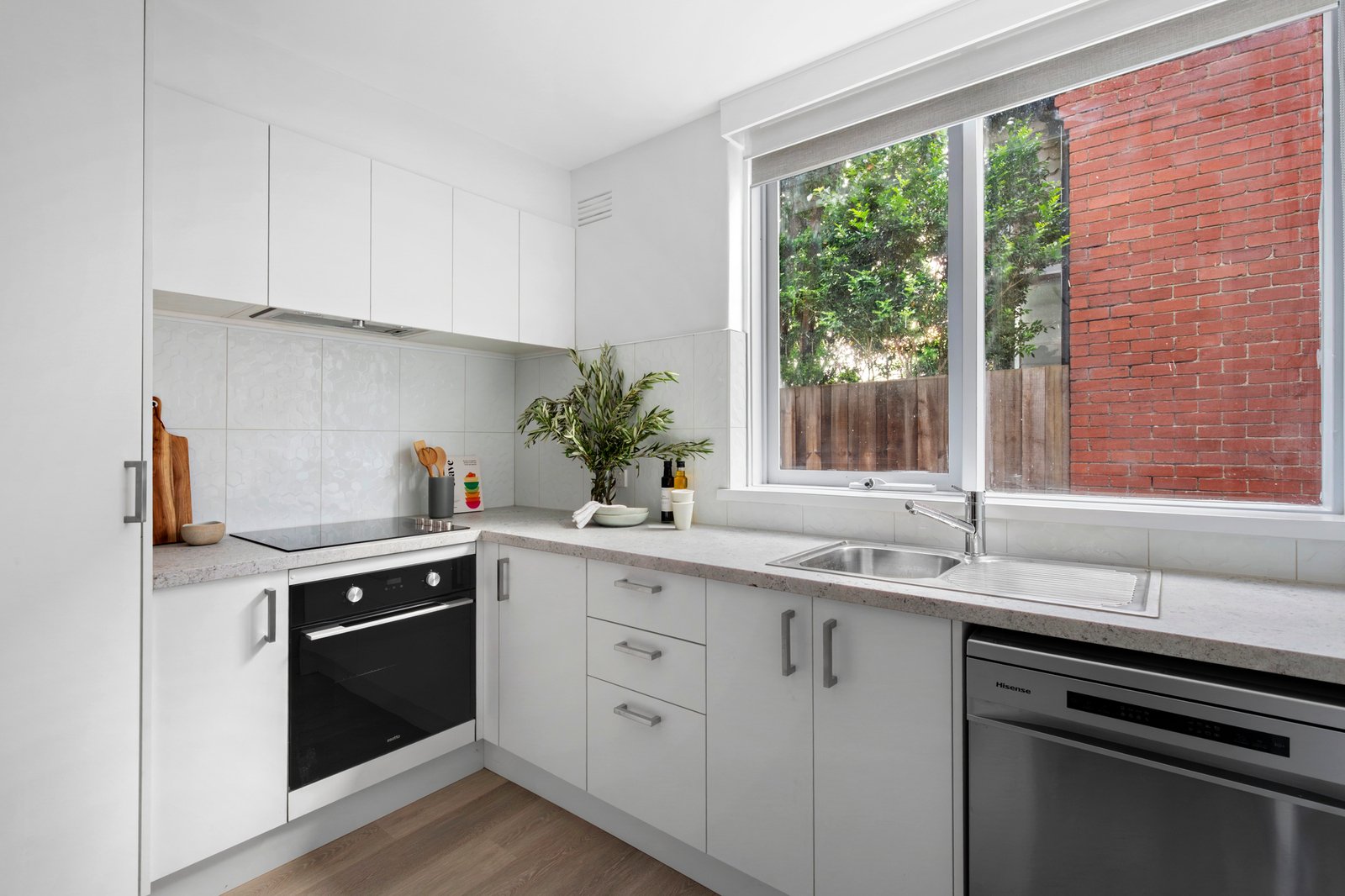 2/140 Kerferd Road, Albert Park, 3206