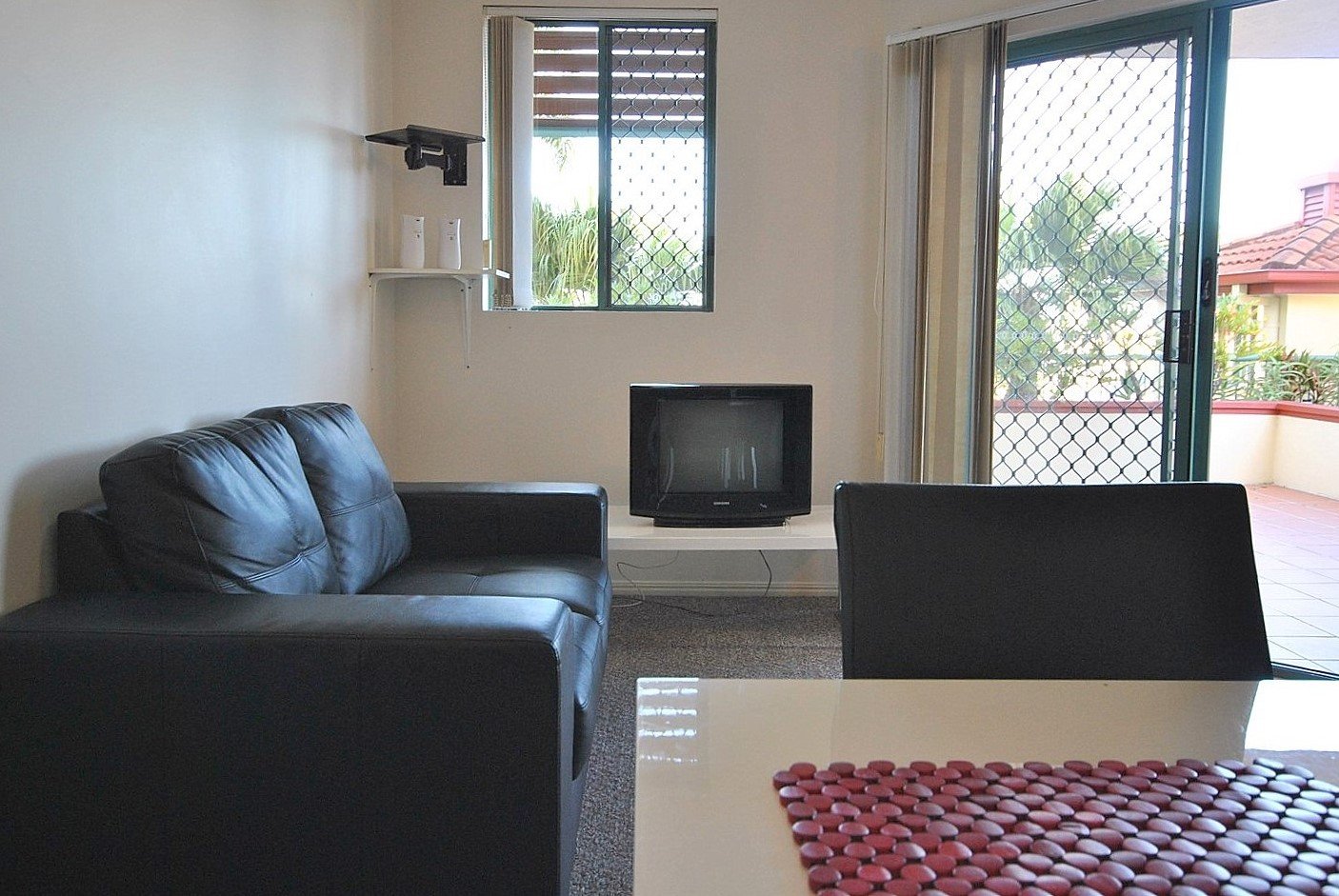 2/140 Marine Parade SOUTHPORT 5