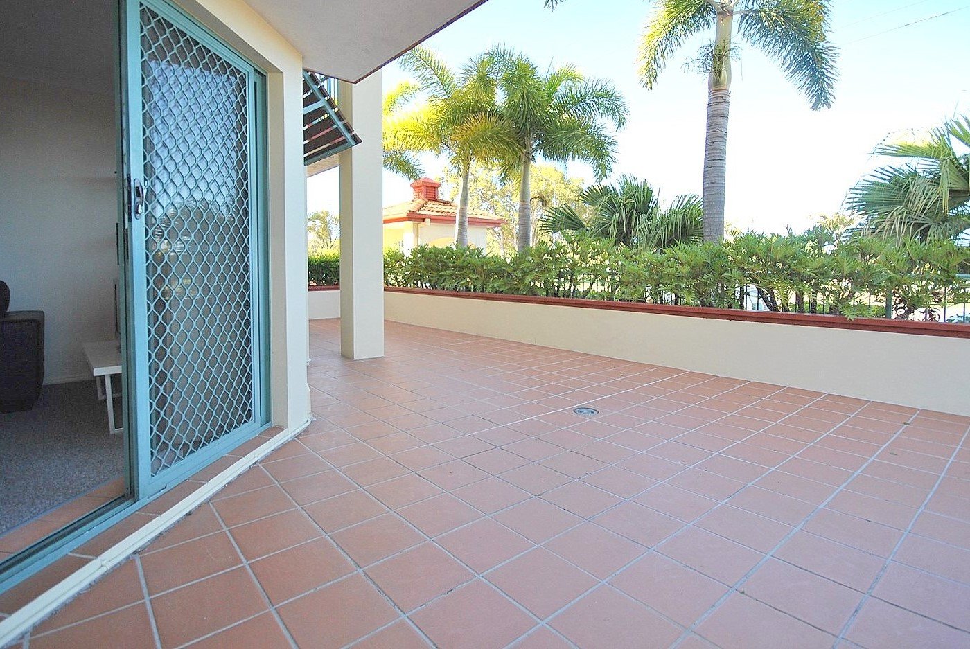 2/140 Marine Parade SOUTHPORT 6