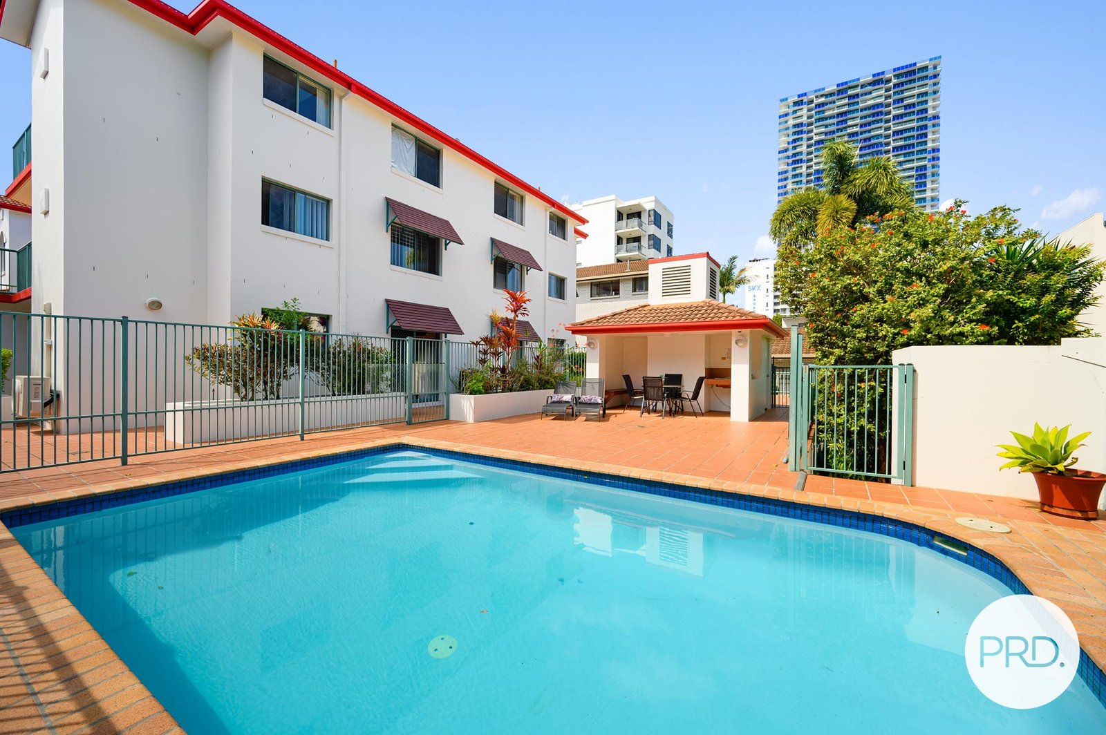 2/140 Marine Parade SOUTHPORT 3