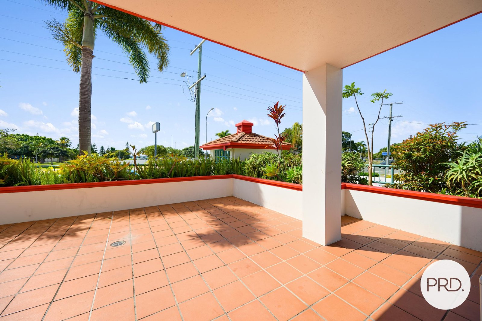 2/140 Marine Parade SOUTHPORT 2