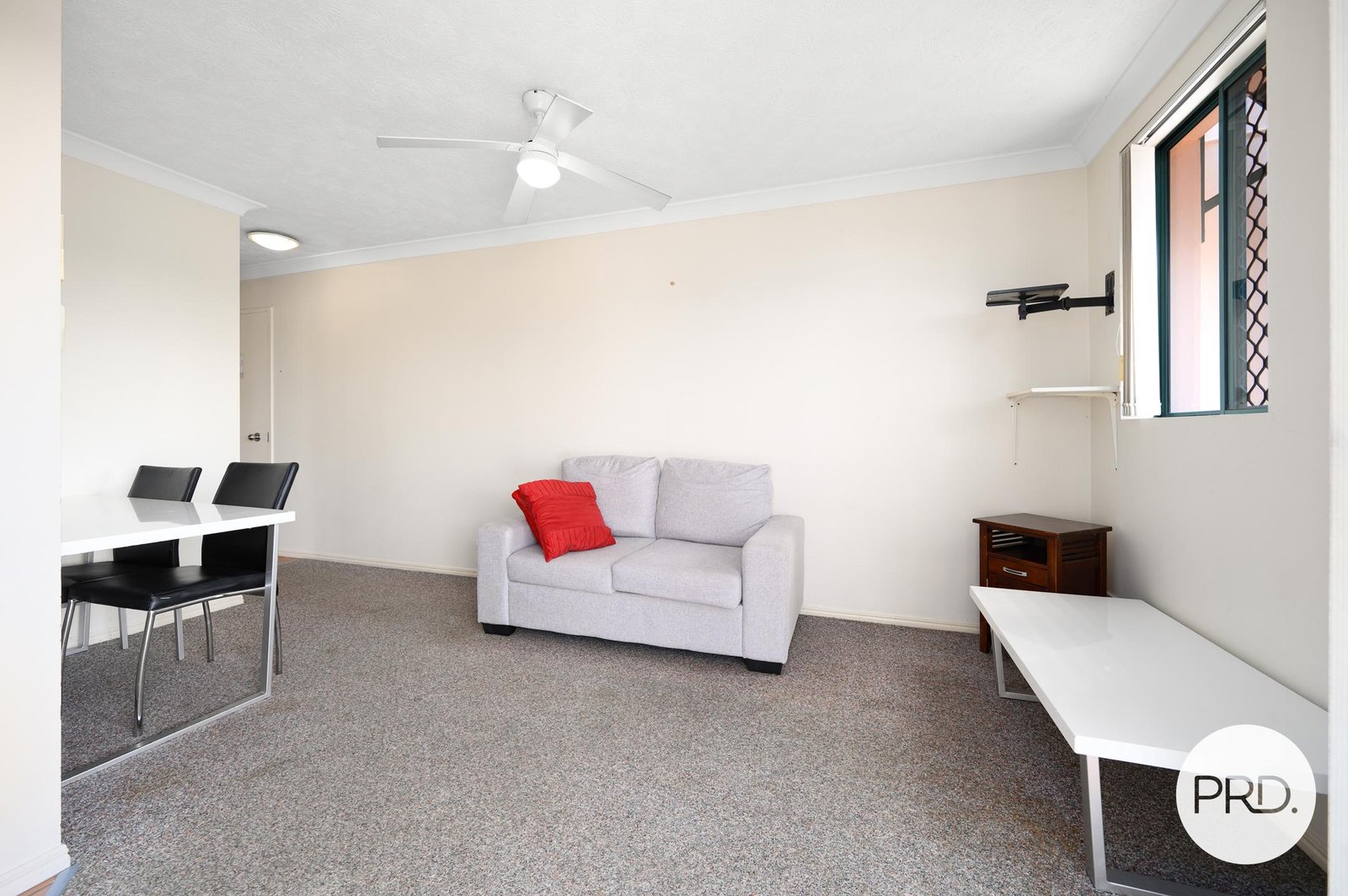 2/140 Marine Parade SOUTHPORT 9