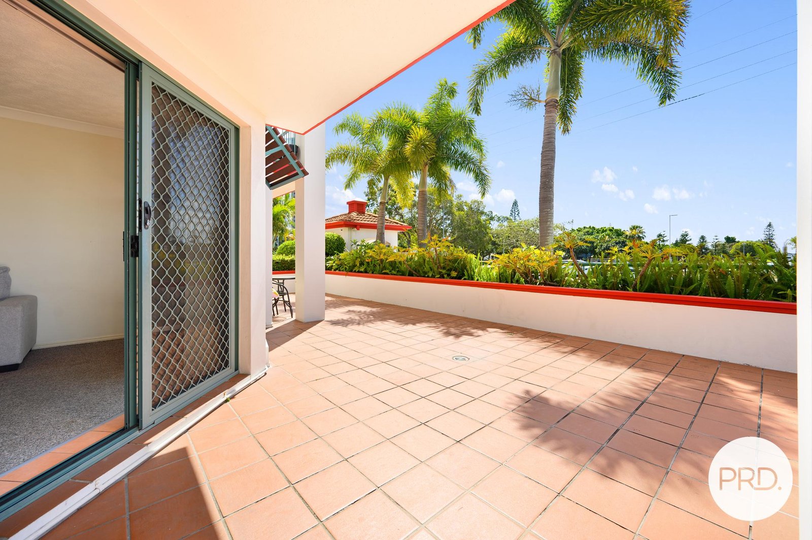 2/140 Marine Parade SOUTHPORT 10
