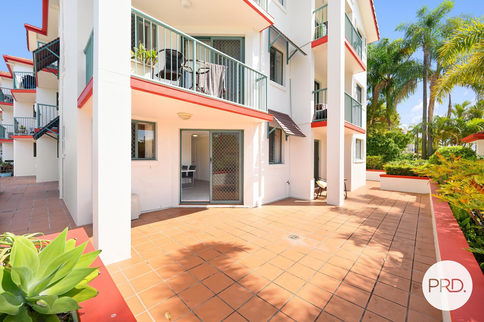 2/140 Marine Parade SOUTHPORT 11
