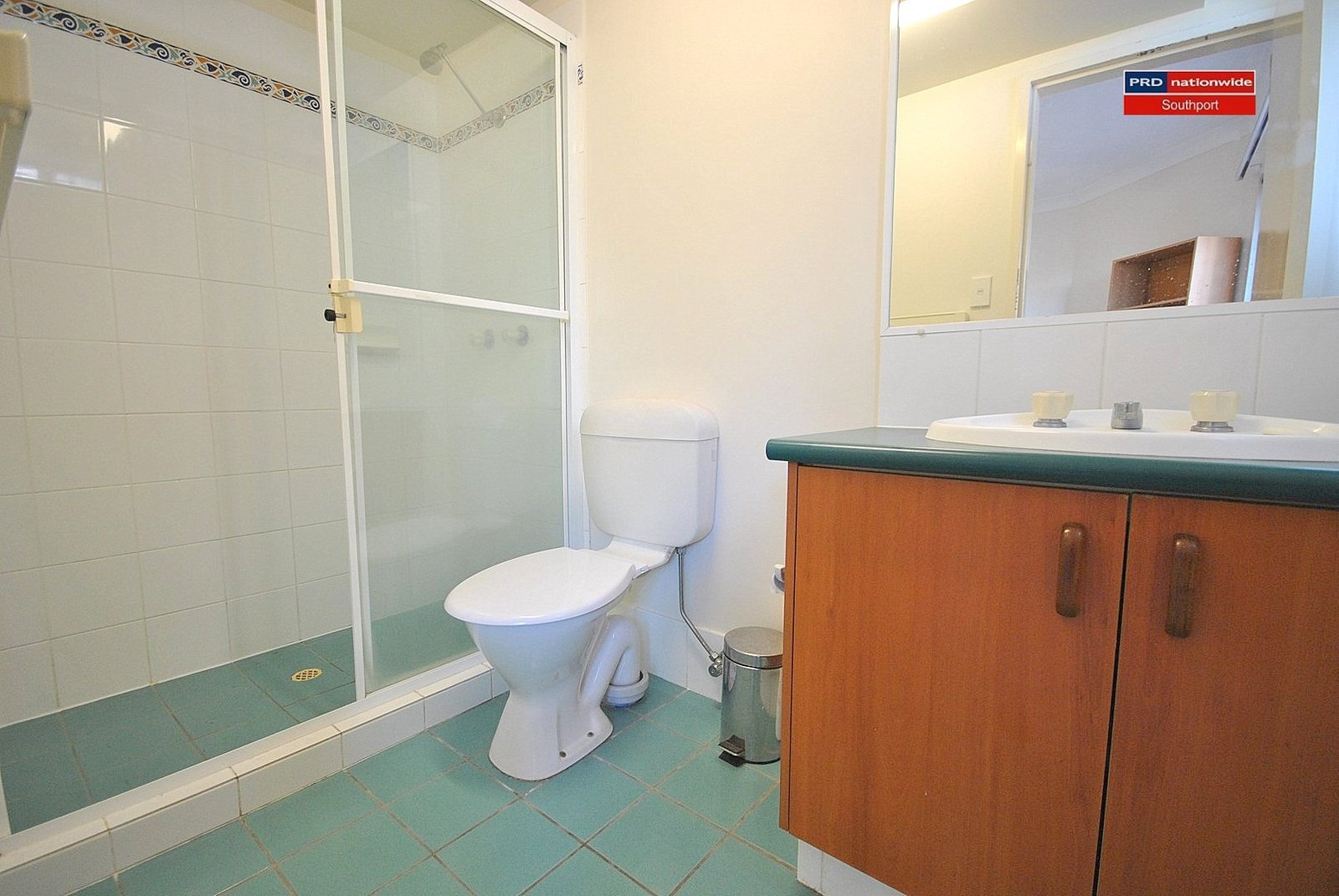 2/140 Marine Parade SOUTHPORT 5