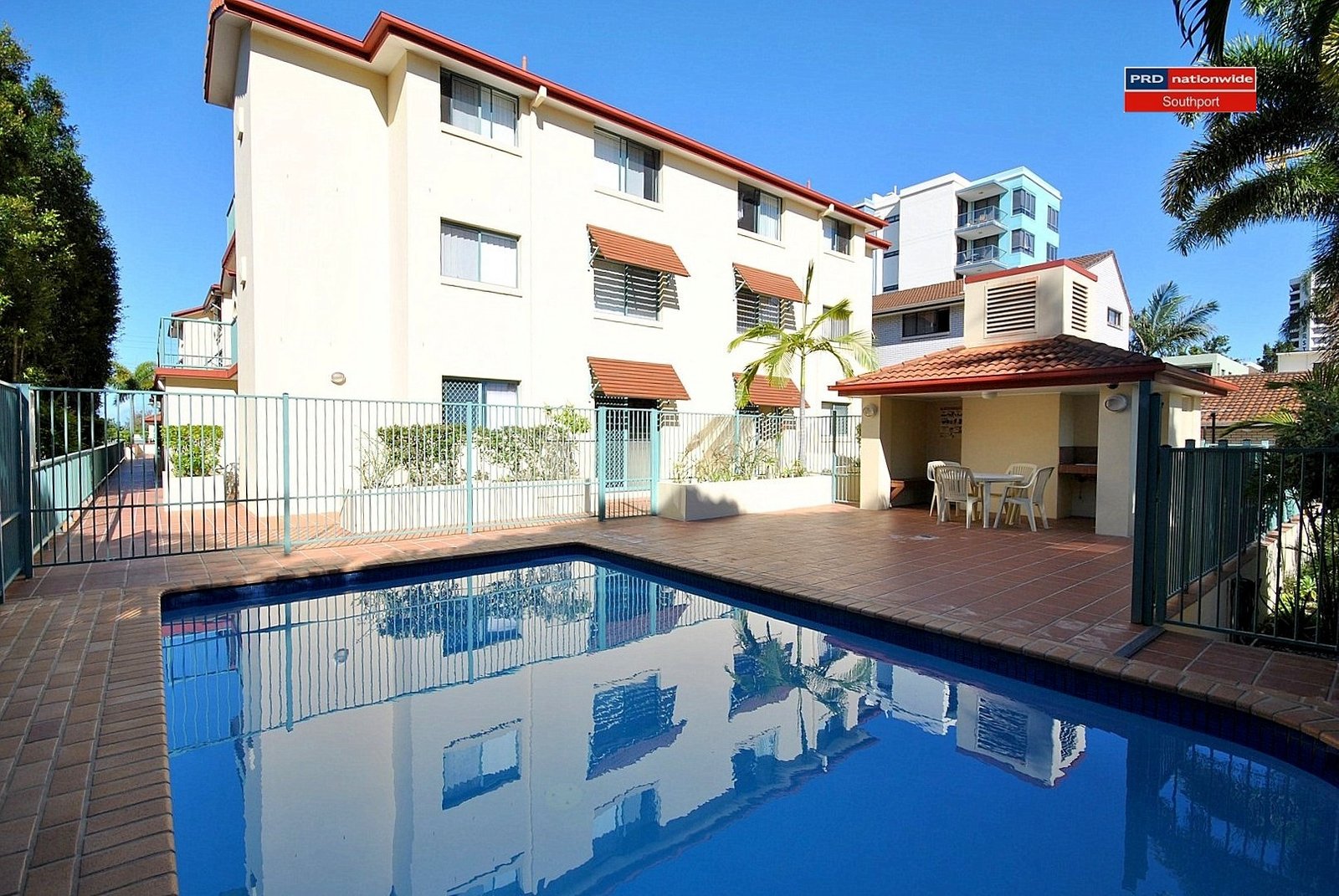 2/140 Marine Parade SOUTHPORT 8