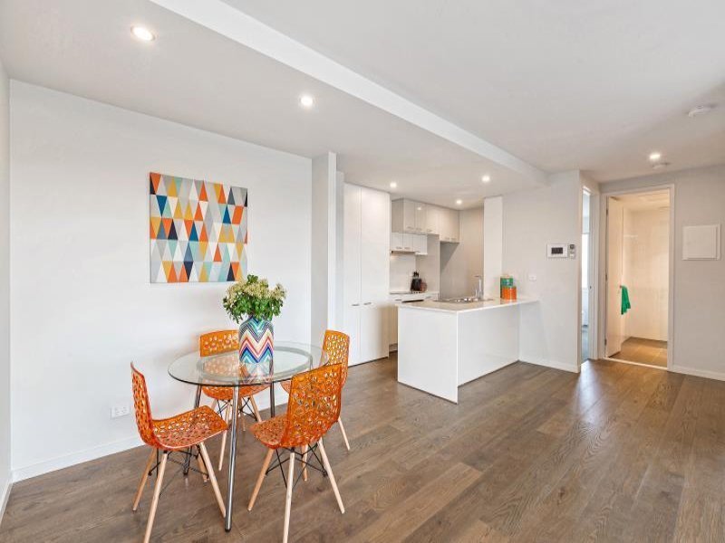 Gallery: 2/141 Stephen Street