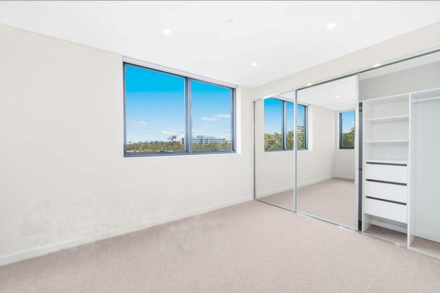 214/100 Fairway Drive NORWEST 3