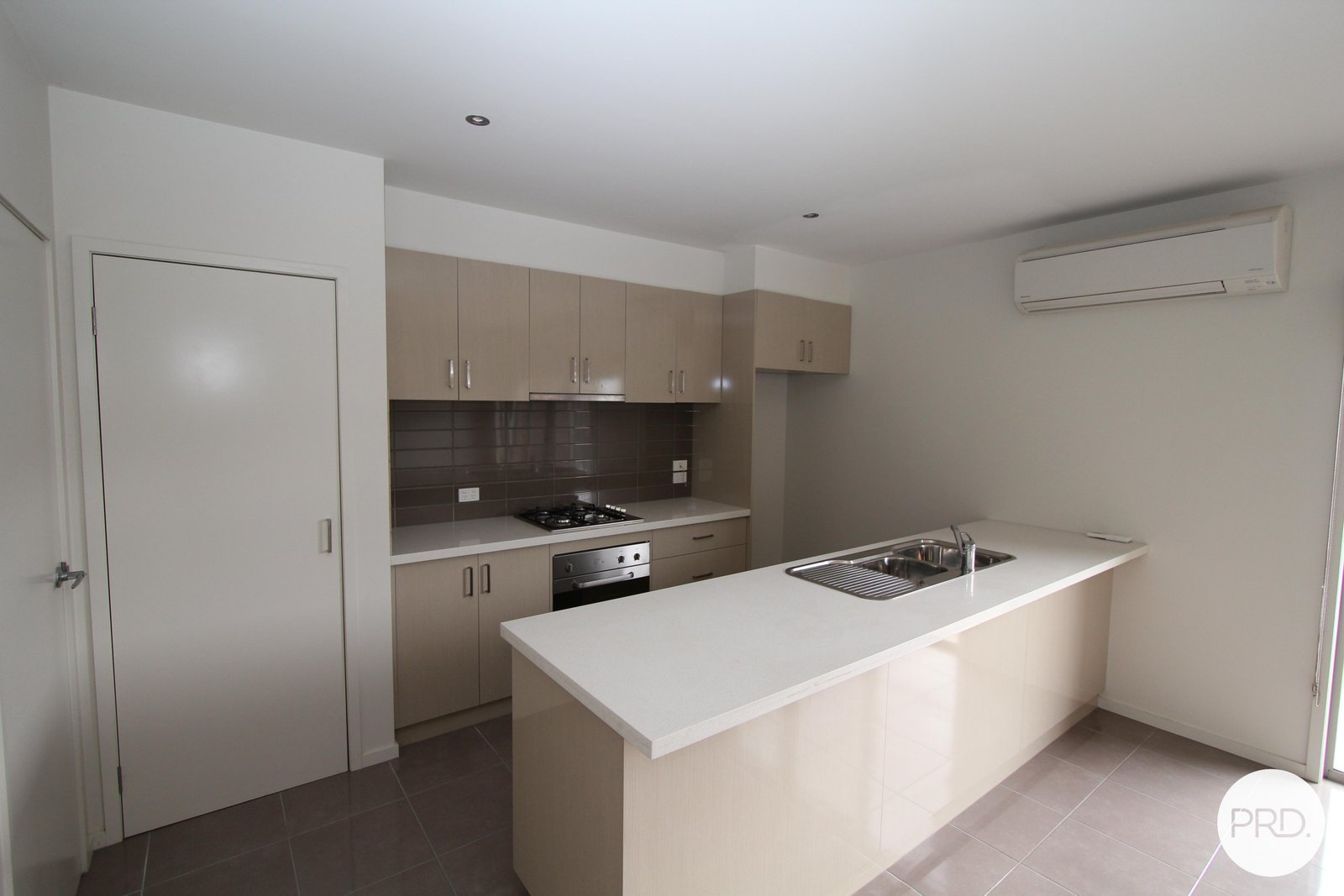 2/1416a Gregory Street LAKE WENDOUREE 3