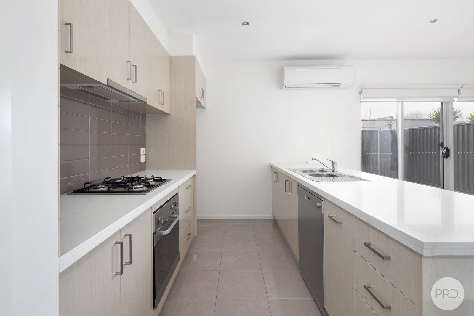 2/1416A Gregory Street LAKE WENDOUREE 4