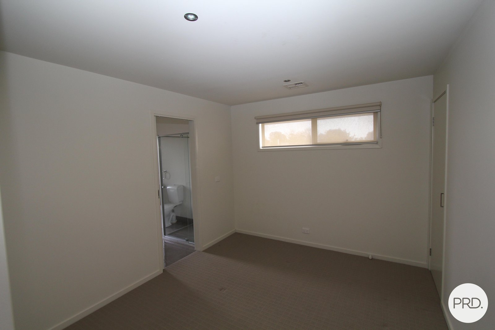 2/1416a Gregory Street LAKE WENDOUREE 9