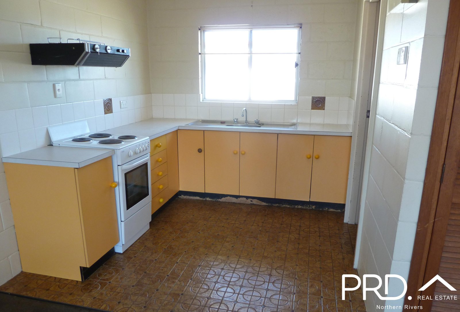 2/142 West Street CASINO 4