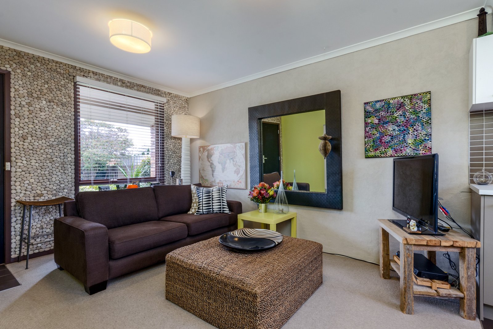 Gallery: 2/143 South Valley Road