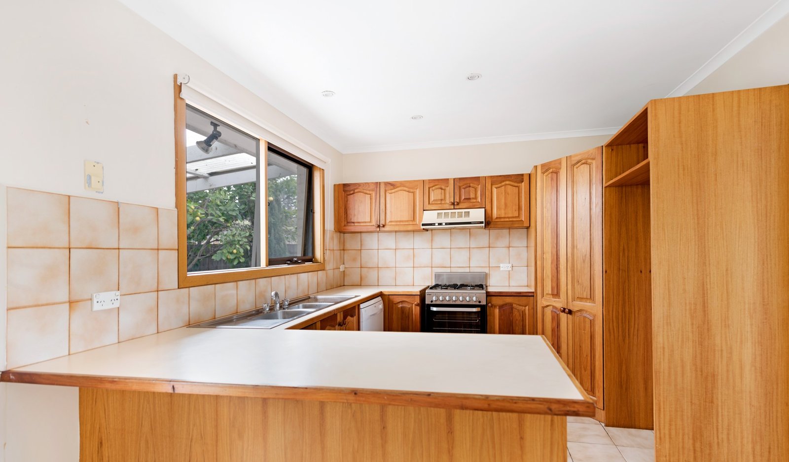 Gallery: 2/145 Charman Road