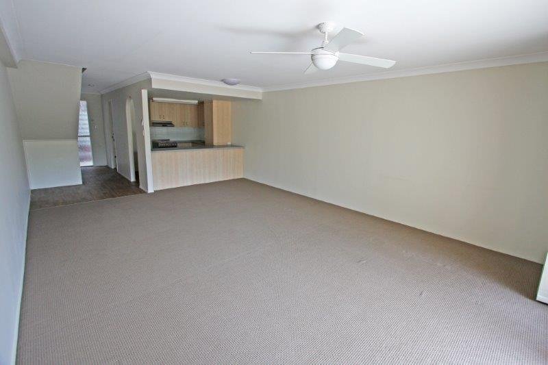 2/145 Government Road LABRADOR 4