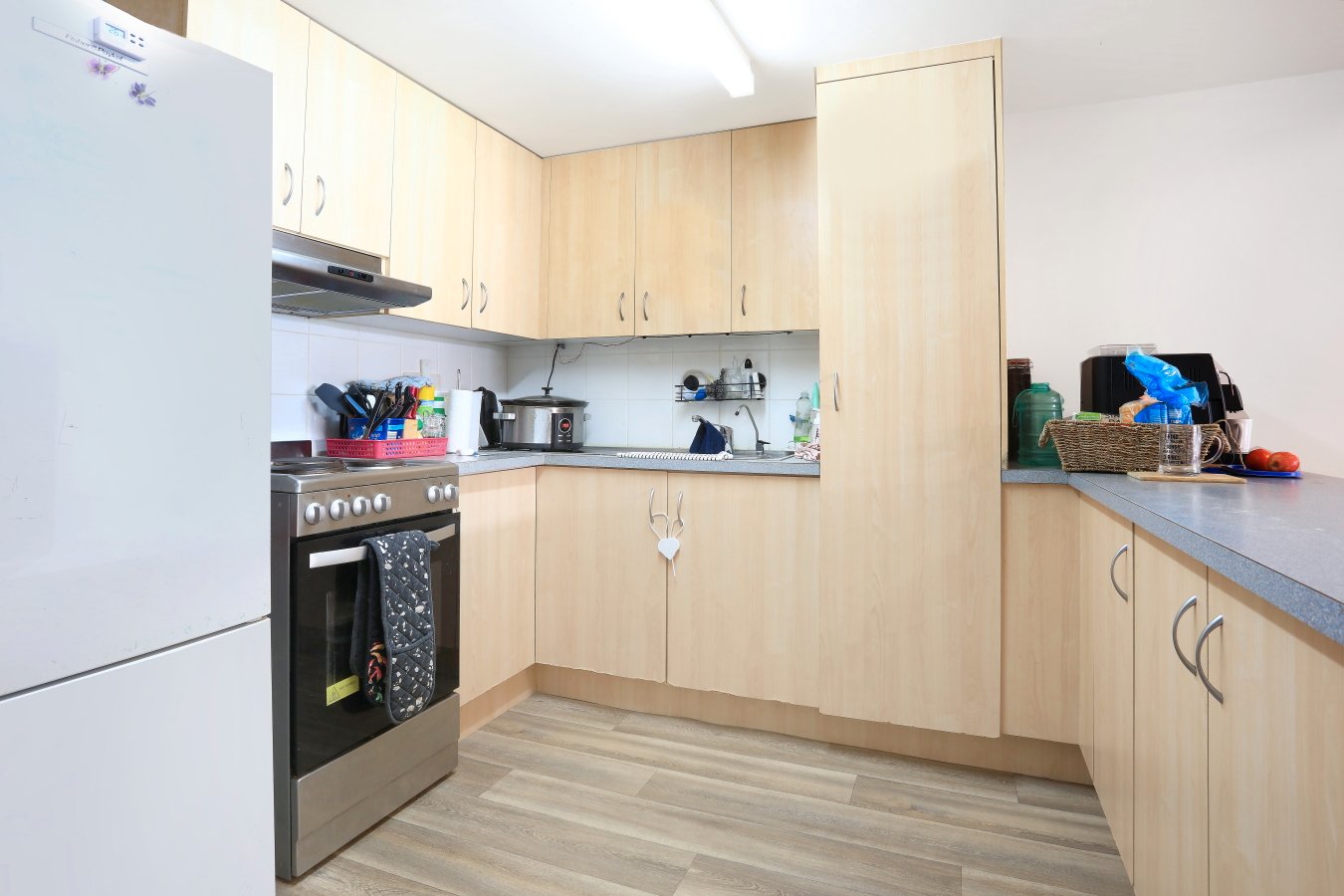 2/145 Government Road LABRADOR 5