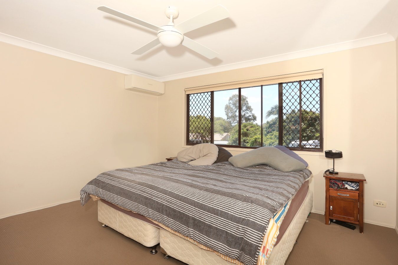 2/145 Government Road LABRADOR 6