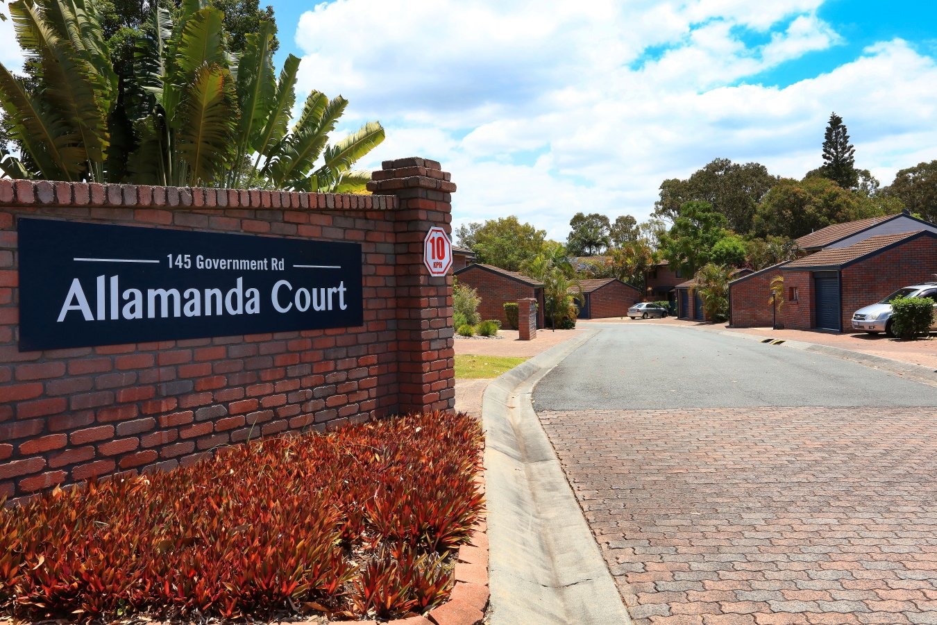 2/145 Government Road LABRADOR 14