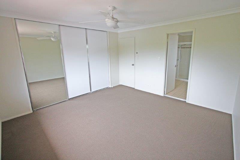 2/145 Government Road LABRADOR 7