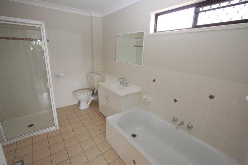 2/145 Government Road LABRADOR 8