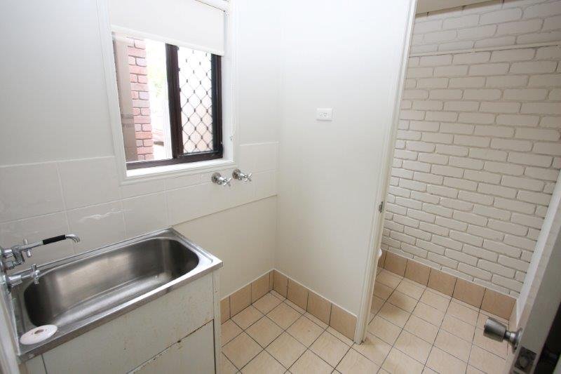 2/145 Government Road LABRADOR 10
