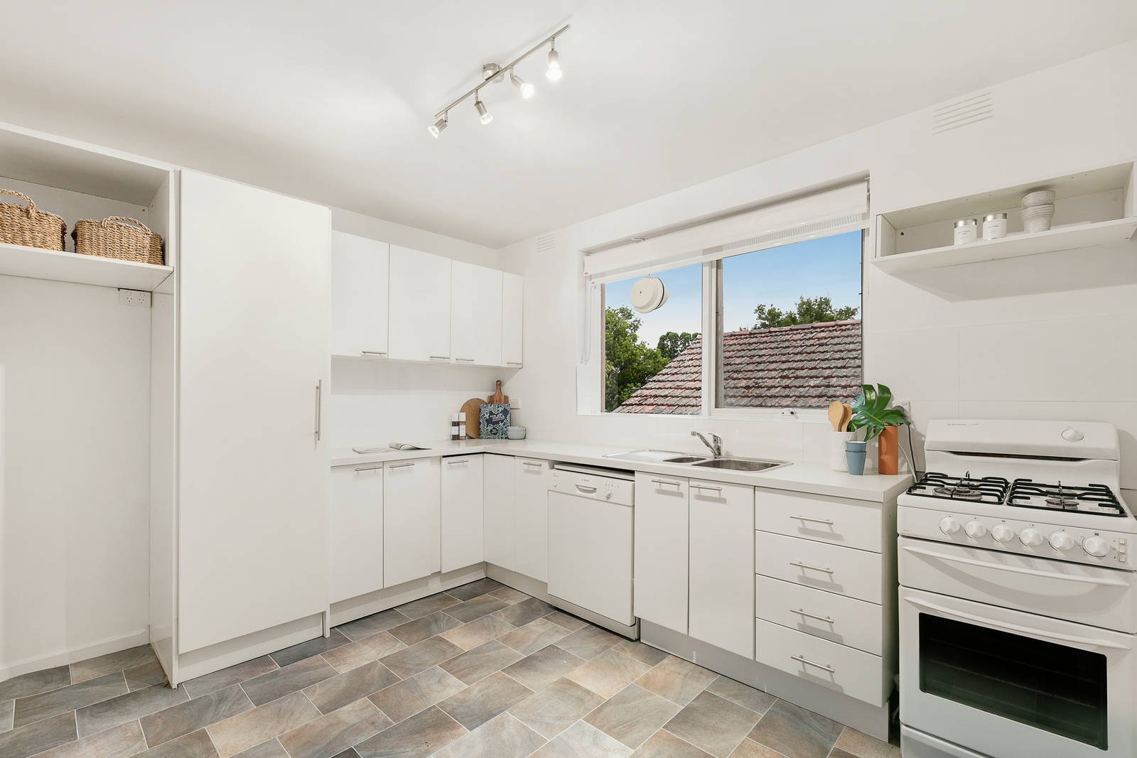 2/145A Hotham Street, St Kilda East, VIC