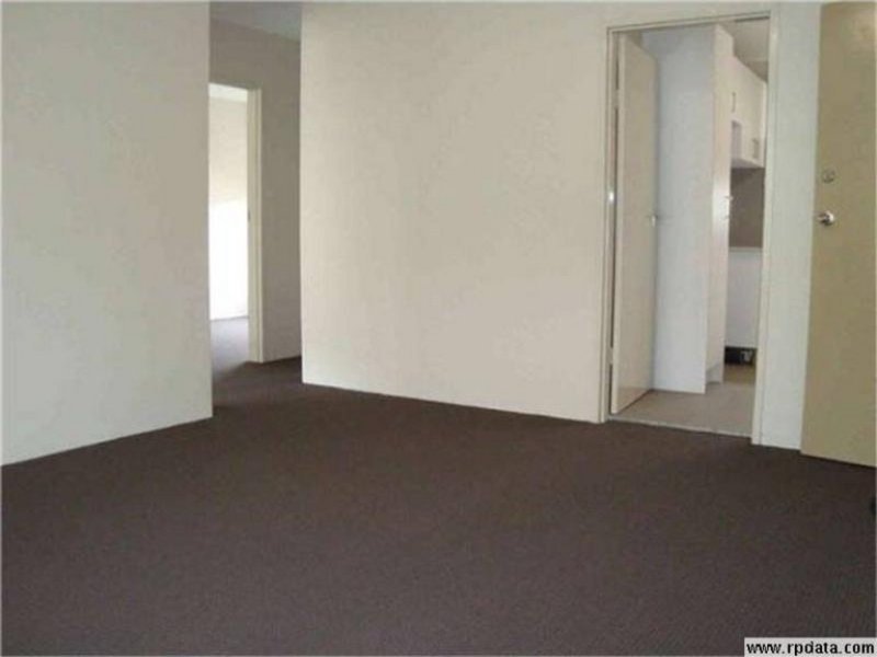 Gallery: 2/146 Hyde Street
