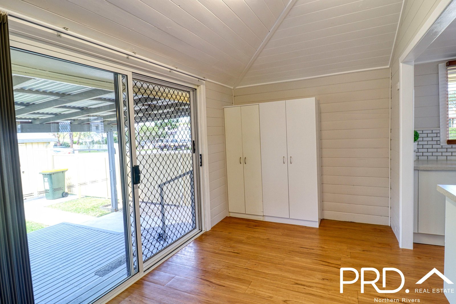 2/146 North Street CASINO 8