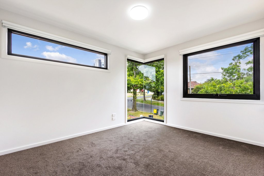 Real Estate and Property in 2/146 Thames Street, Box Hill North, VIC