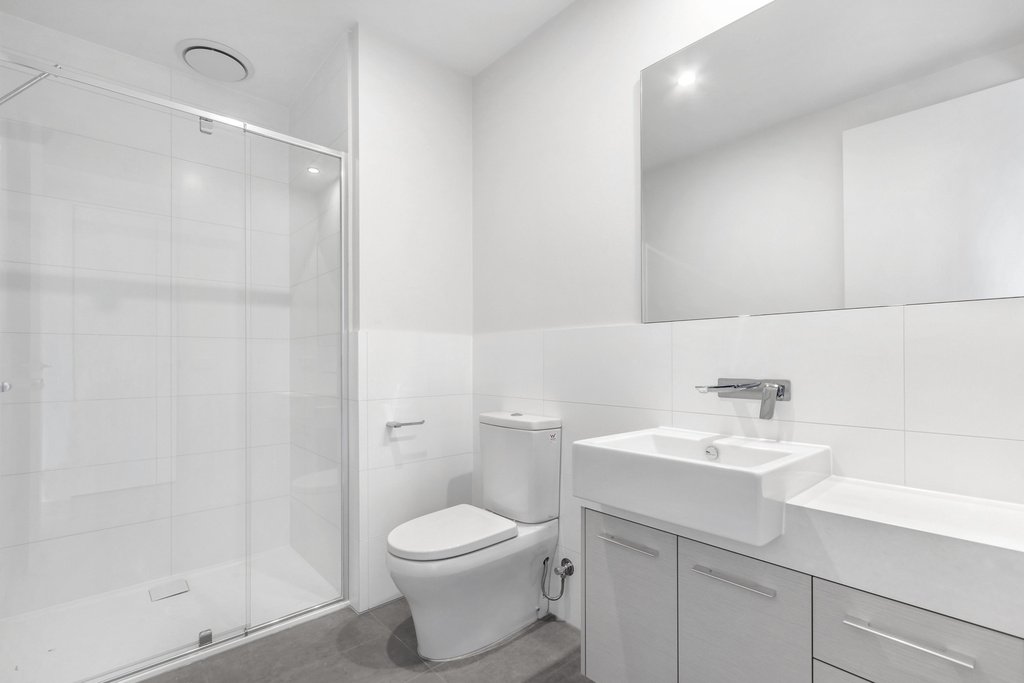 Real Estate and Property in 2/146 Thames Street, Box Hill North, VIC