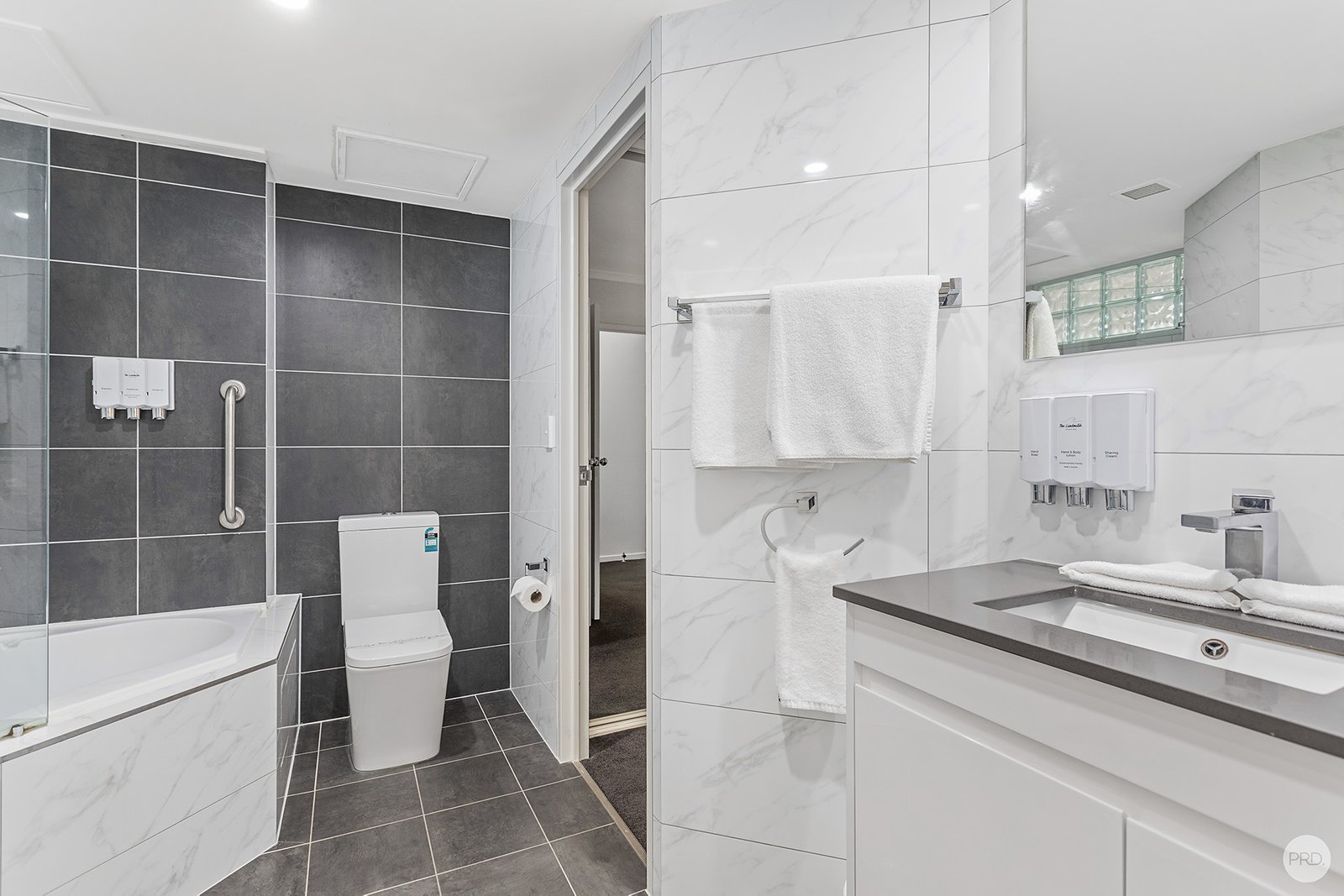 214/61B Dowling Street NELSON BAY 14