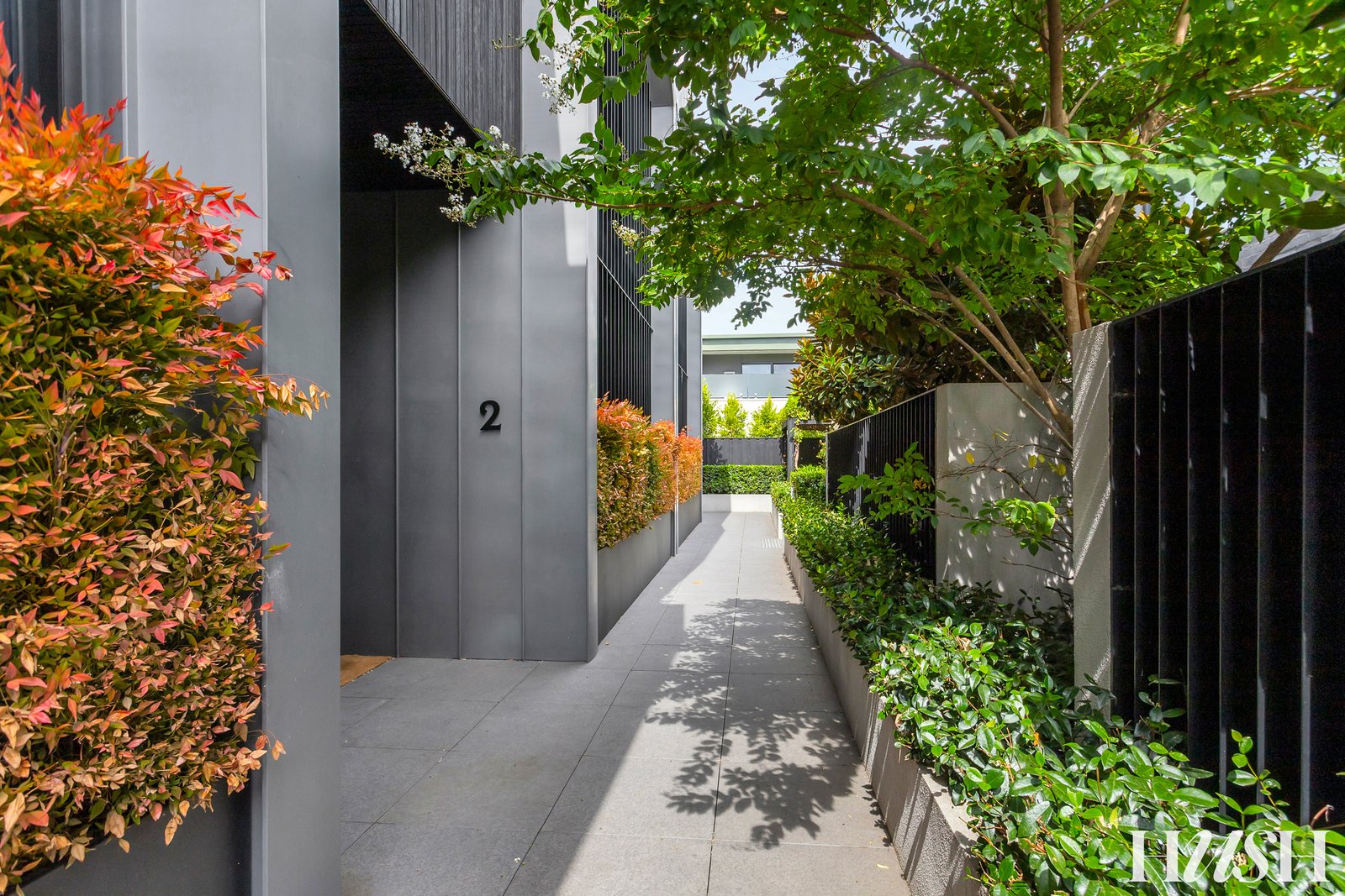 Gallery: 2/14A Gleniffer Avenue