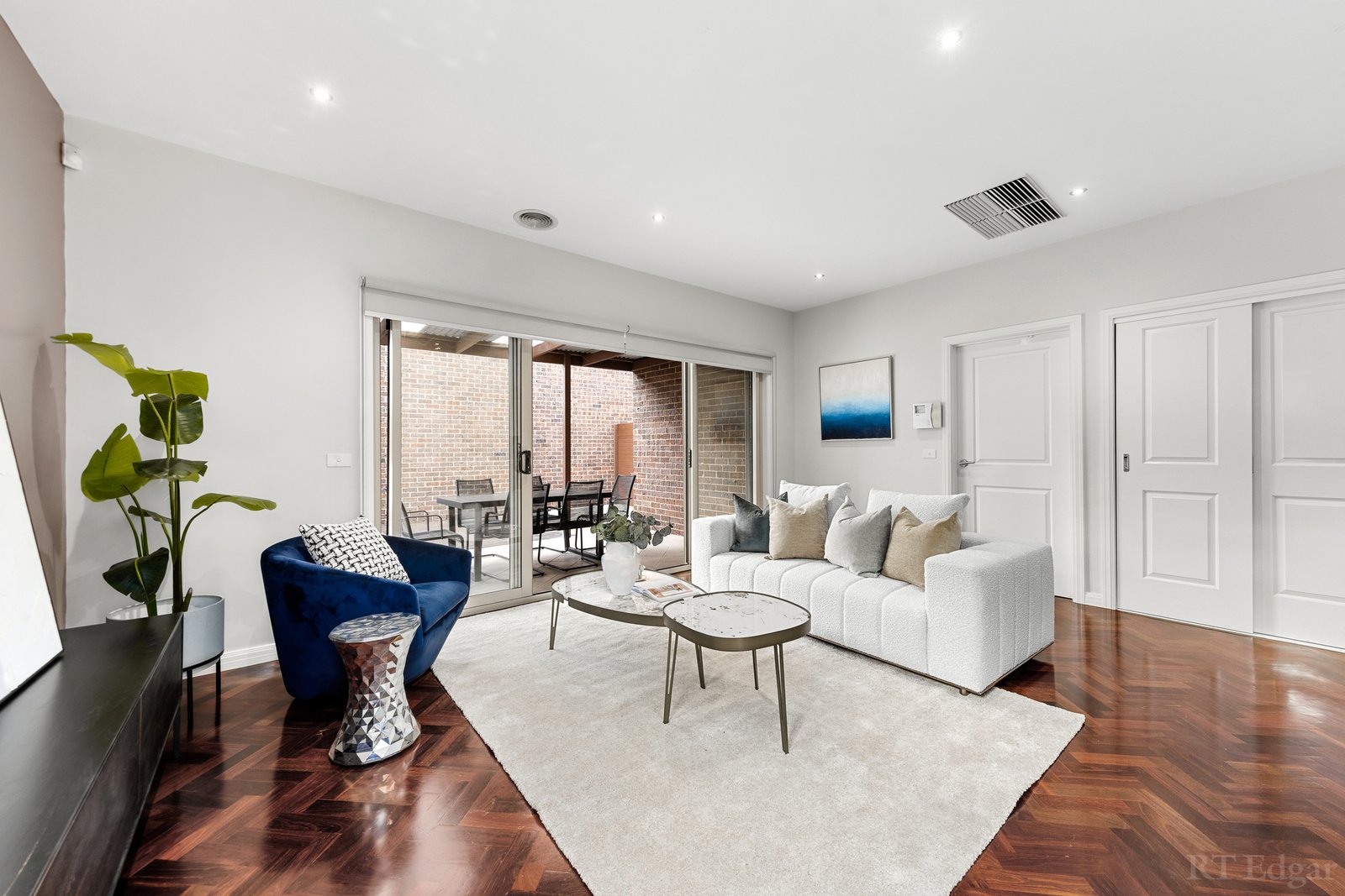 Real Estate and Property in 2/15 Beverley Street, Doncaster East, VIC