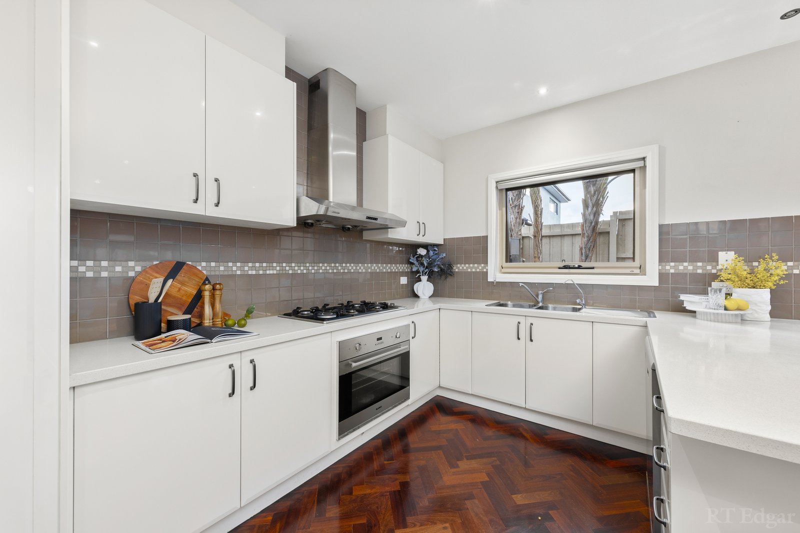 Real Estate and Property in 2/15 Beverley Street, Doncaster East, VIC