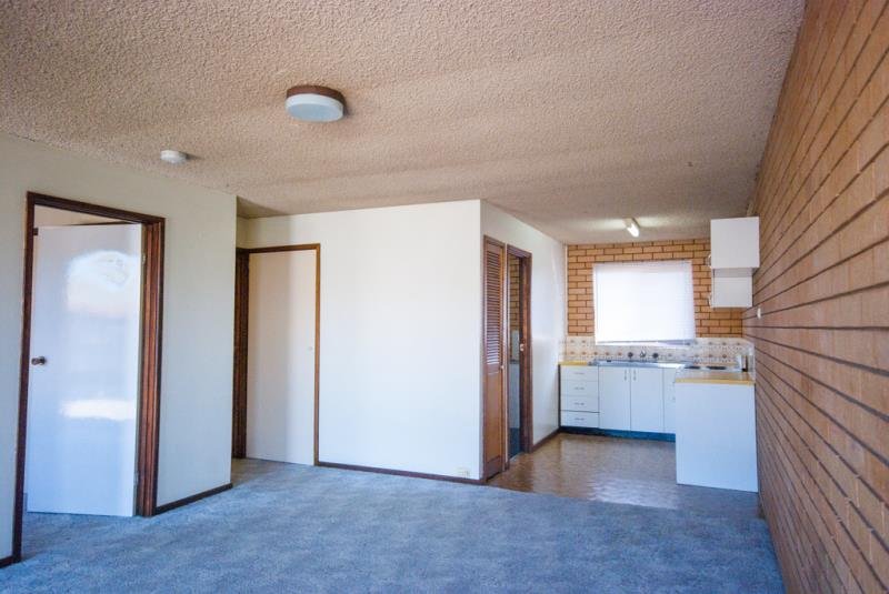 2/15 Bulolo Street ASHMONT 3