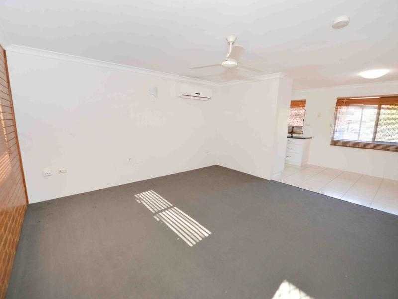 2/15 Carinya Drive CLINTON 7