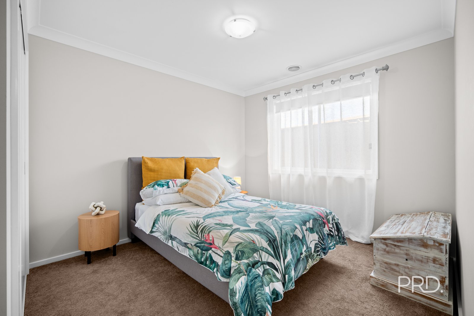 2/15 Chang Avenue LLOYD 12