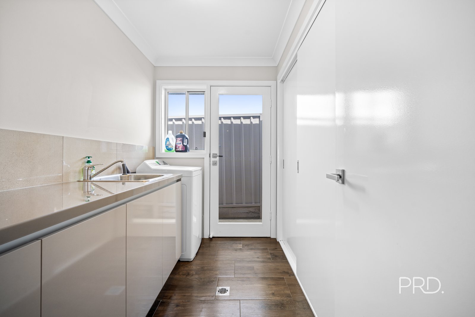 2/15 Chang Avenue LLOYD 13