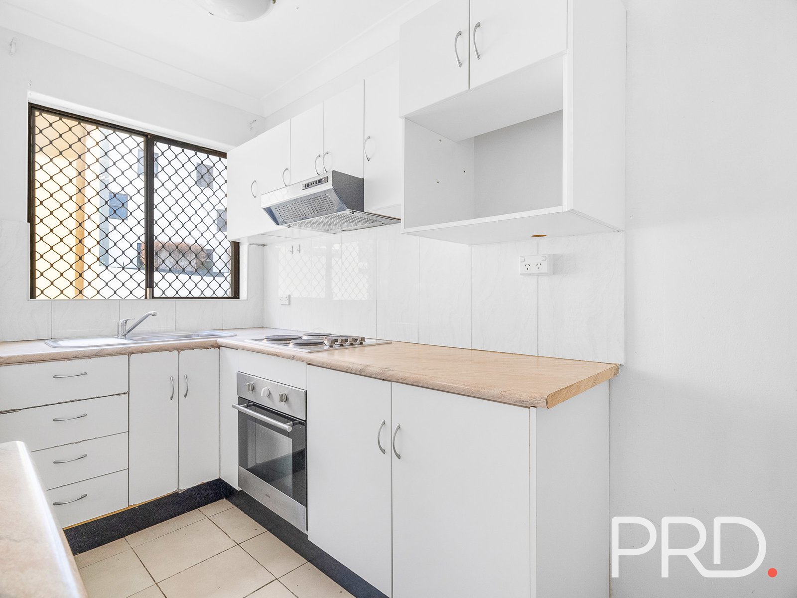 2/15 Charles Street LIVERPOOL 4